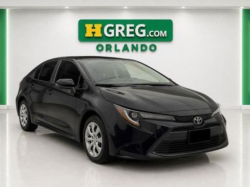 Used 2024 Toyota Corolla LE FWD image 2