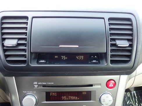 Used 2009 Subaru Outback 2.5i Special Edition image 16