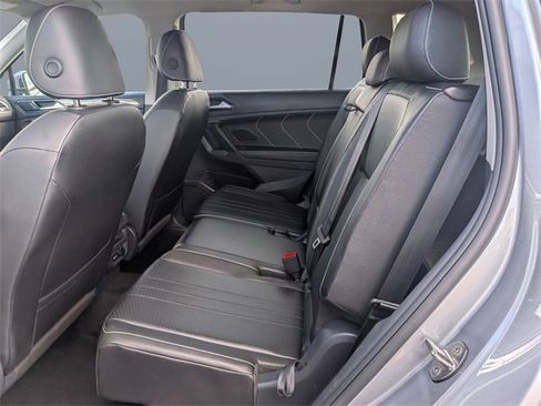 Certified 2024 Volkswagen Tiguan SE image 14