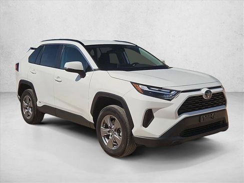 Used 2025 Toyota RAV4 XLE AWD/4WD image 3