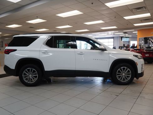 Used 2023 Chevrolet Traverse LT image 15