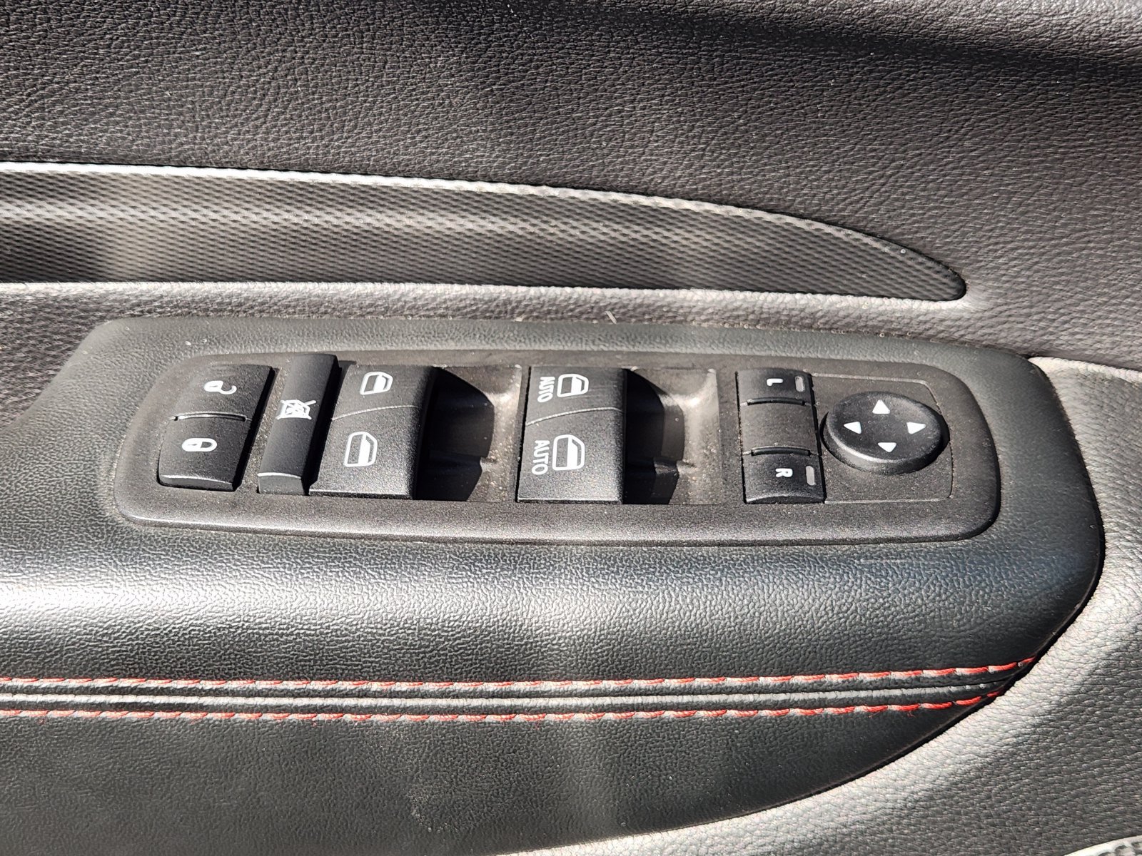 Used 2025 Dodge Durango GT RWD image 28