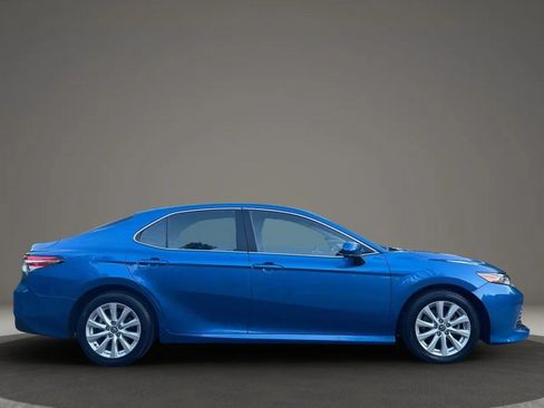 Used 2019 Toyota Camry LE FWD image 13