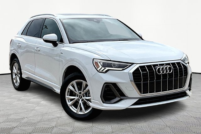 Used 2022 Audi Q3 2.0T Premium Plus w/ Premium Plus Package AWD/4WD image 9