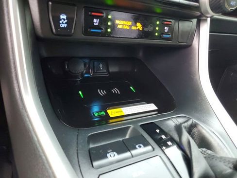 Used 2022 Toyota RAV4 Limited image 23