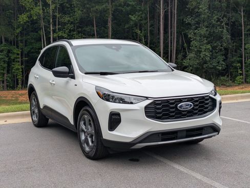 New 2025 Ford Escape ST-Line w/ Equipment Group 301A image 2