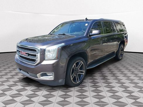 Used 2018 GMC Yukon XL SLE w/ SLE Value Package image 3