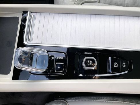 New 2026 Volvo XC60 B5 Ultra w/ Protection Package Premier image 10