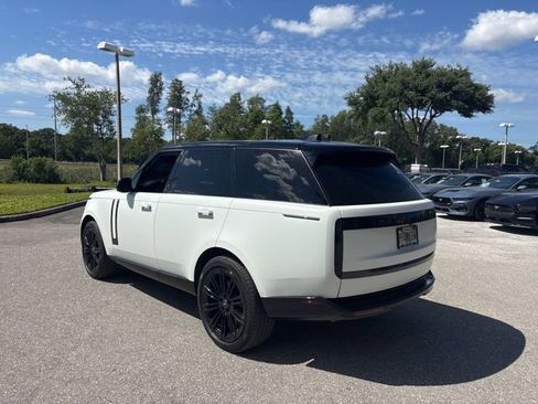 Used 2025 Land Rover Range Rover SE image 10
