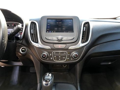 Used 2020 Chevrolet Equinox LT image 16