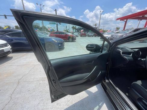 Used 2022 Toyota Corolla LE FWD image 6