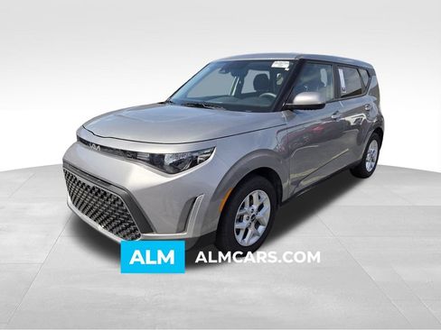 Used 2025 Kia Soul LX w/ LX Technology Package FWD image 1