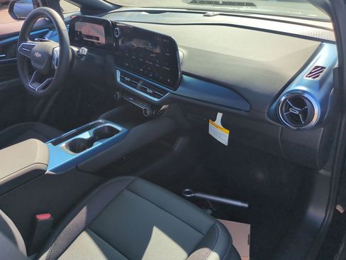 New 2026 Chevrolet Equinox EV LT image 27