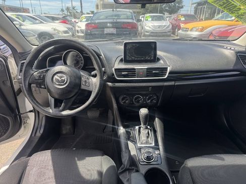 Used 2016 MAZDA MAZDA3 i Sport FWD image 9