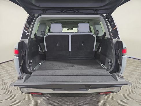 Used 2024 Rivian R1S Adventure AWD/4WD image 15