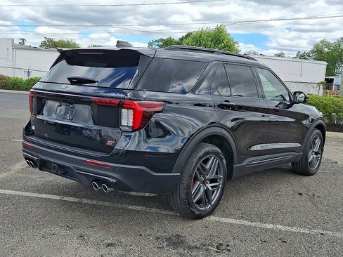 Used 2025 Ford Explorer ST w/ Sun And Sound Package AWD/4WD image 12