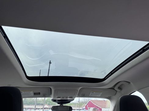 Used 2022 Ford Escape SE w/ SE Sport Appearance Package image 18