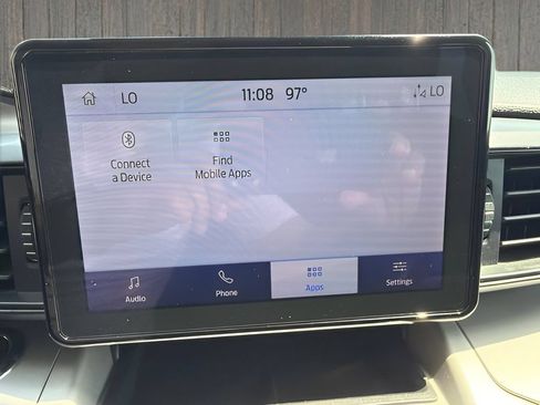 Used 2024 Ford Explorer XLT AWD/4WD image 35