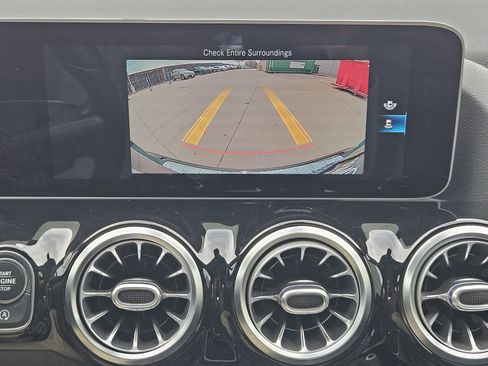 Certified 2021 Mercedes-Benz GLA 250 image 17