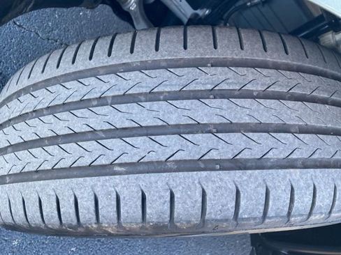 Used 2025 Mercedes-Benz GLC 300 4MATIC image 45