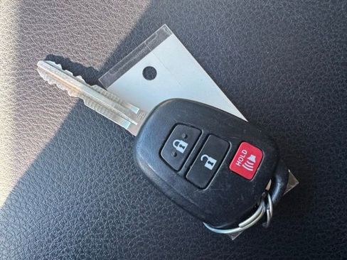 Used 2022 Toyota Tacoma SR5 image 10