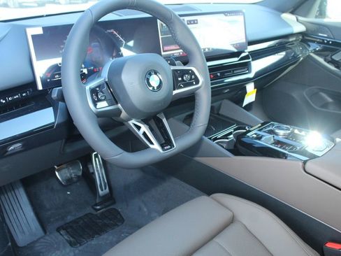 New 2026 BMW 530i xDrive w/ M Sport Package AWD/4WD image 13