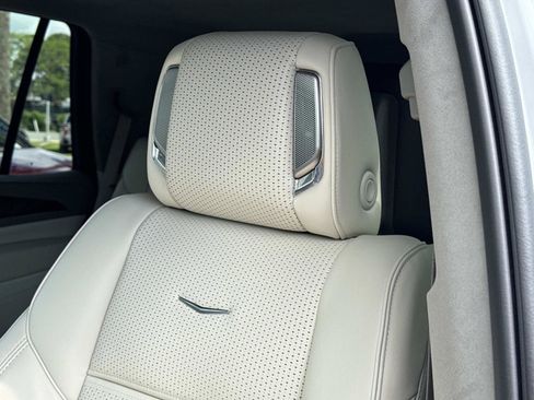 Certified 2023 Cadillac Escalade Premium Luxury Platinum AWD/4WD image 14