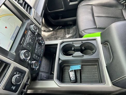 Used 2021 Ford F250 Lariat w/ Lariat Ultimate Package AWD/4WD image 28