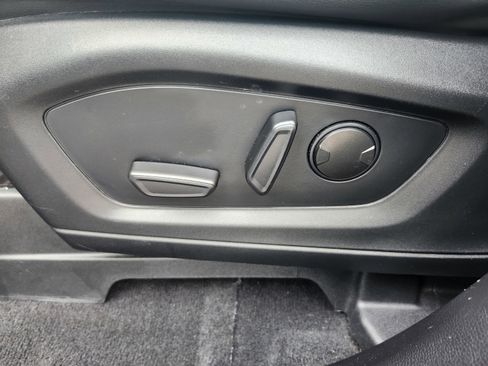 Used 2023 Ford Explorer XLT w/ Equipment Group 202A image 19