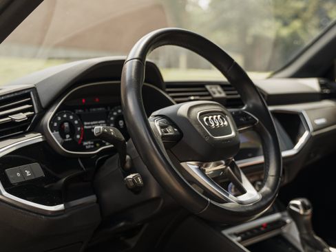 Used 2023 Audi Q3 2.0T Premium w/ Convenience Package AWD/4WD image 9