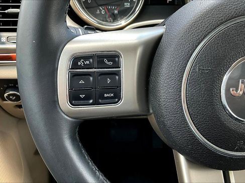 Used 2011 Jeep Grand Cherokee Limited w/ Trailer Tow Group IV image 21