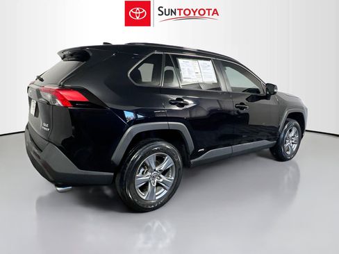 Used 2024 Toyota RAV4 XLE w/ Convenience Package image 4