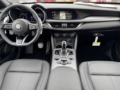 New 2025 Alfa Romeo Stelvio Sprint image 7