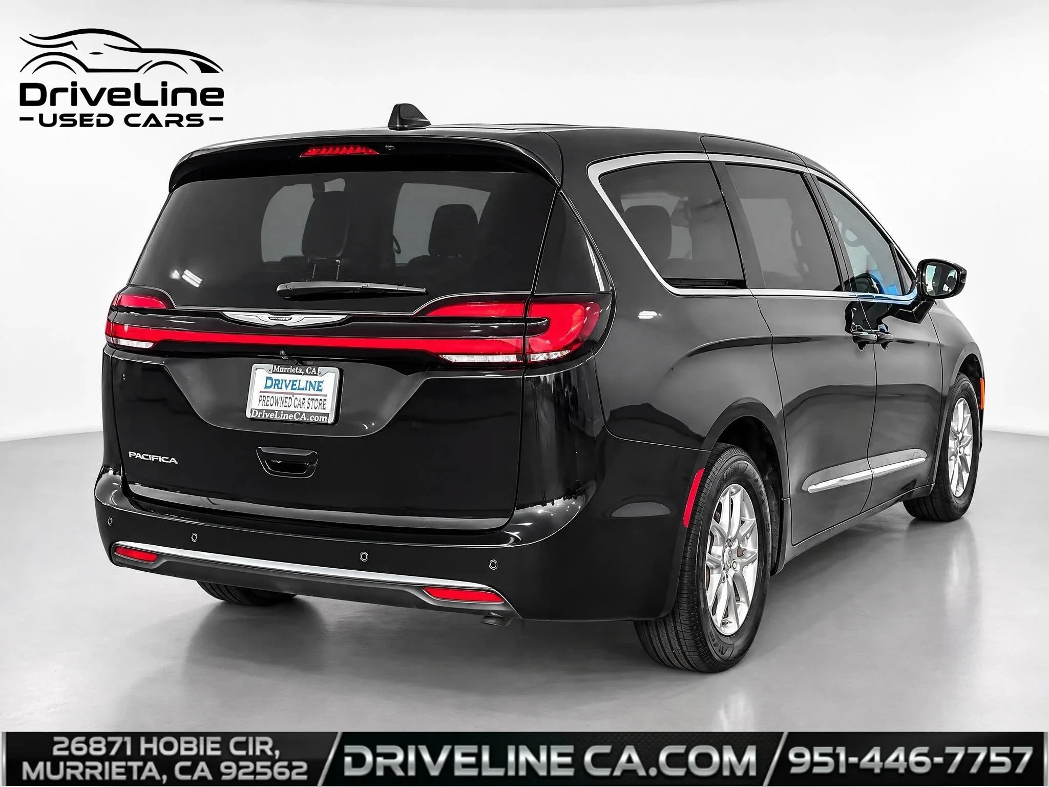 Used 2026 Chrysler Pacifica Select FWD image 5