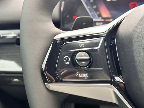 Used 2025 BMW 530i xDrive w/ Premium Package image 10