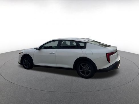 Used 2025 Kia K4 LXS image 10