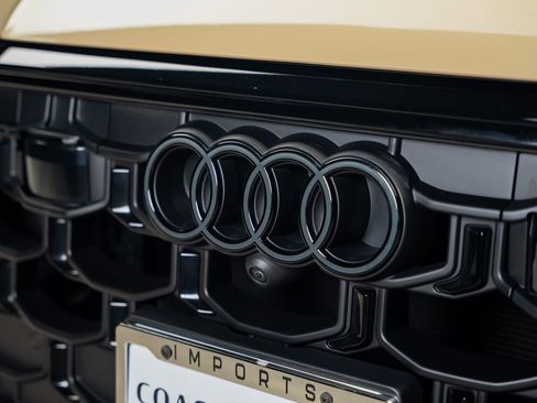 Used 2024 Audi SQ8 Prestige AWD/4WD image 11