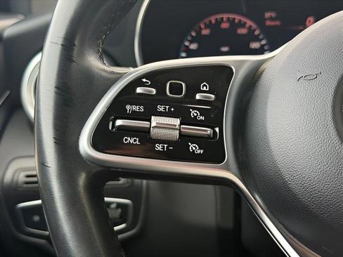 Used 2022 Mercedes-Benz GLC 300 4MATIC image 29