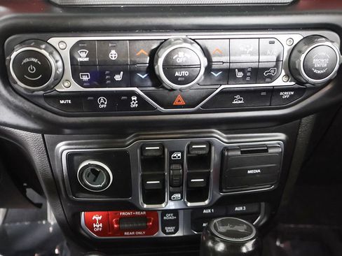 Used 2023 Jeep Wrangler Unlimited Rubicon w/ Dual Top Group AWD/4WD image 45