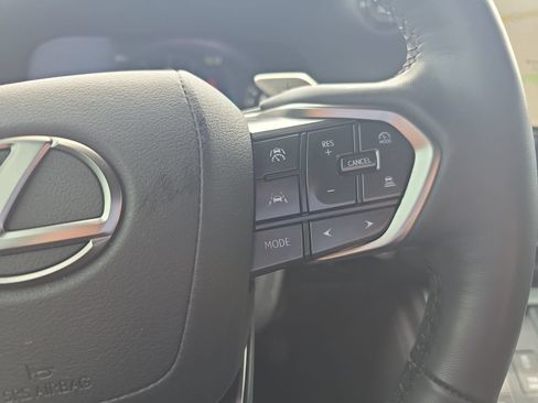 Used 2025 Lexus GX 550 w/ Cold Area Package AWD/4WD image 18