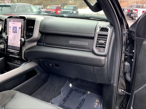 Used 2025 RAM 1500 Laramie AWD/4WD image 17