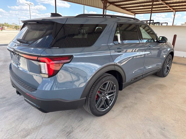 New 2026 Ford Explorer ST-Line w/ ST-Line Street Pack RWD image 8