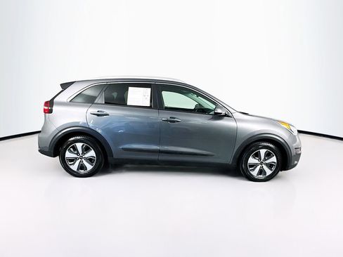 Used 2018 Kia Niro EX w/ EX Premium Package image 11