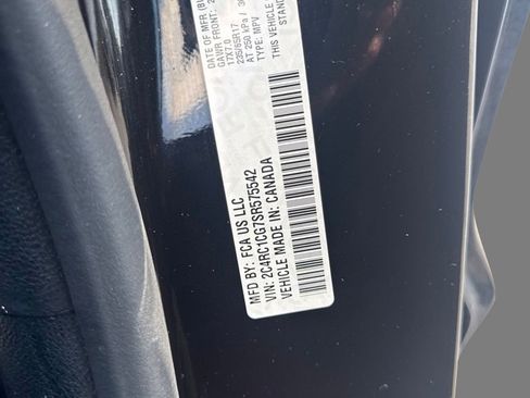 Used 2025 Chrysler Voyager LX FWD image 22