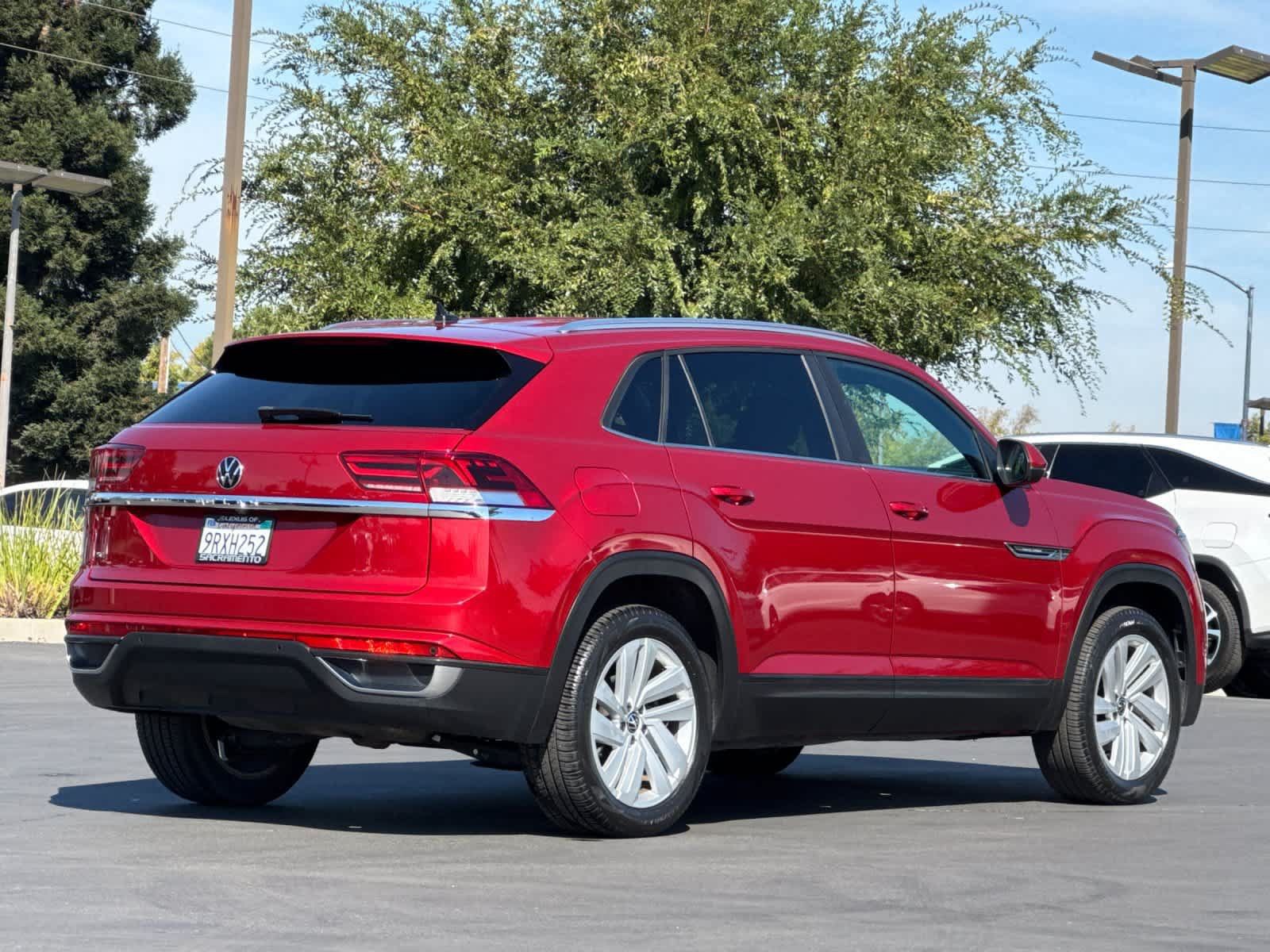 Used 2023 Volkswagen Atlas Cross Sport SE FWD image 2