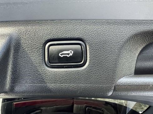 Used 2022 Hyundai Palisade Calligraphy image 11