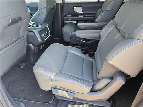 New 2025 Ford Expedition Max Active image 16