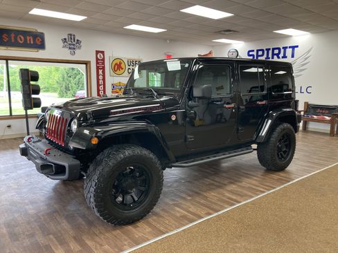 Used 2017 Jeep Wrangler Unlimited Rubicon AWD/4WD image 1