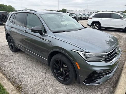 Used 2023 Volkswagen Tiguan SE R-Line AWD/4WD image 9