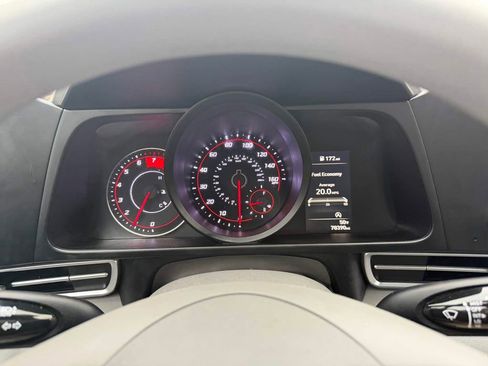 Used 2021 Hyundai Elantra SE image 23